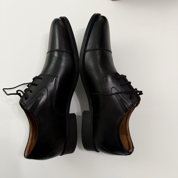 Clarks Other - Clarks Black Leather Cap-Toe Derby Shoes